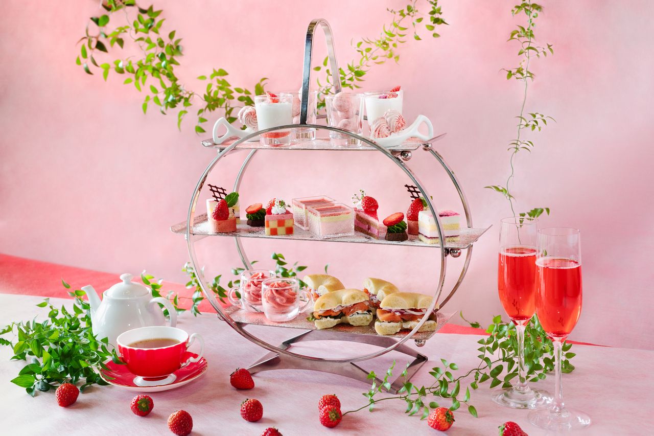 2/1(土)～  strawberry Afternoon Tea　平日限定