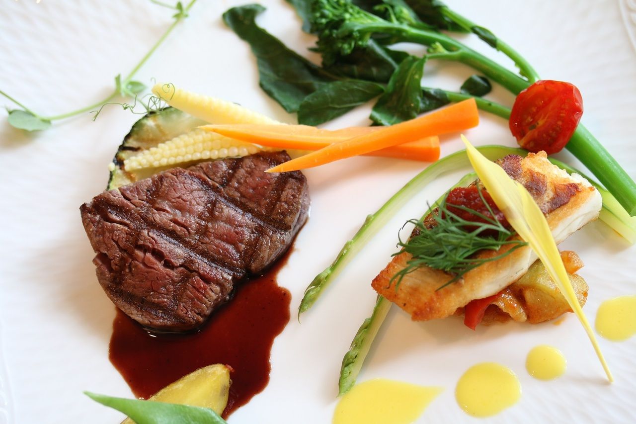 【国産牛と真鯛のダブルメインランチ】全4品+季節のノンアルコールドリンク付き