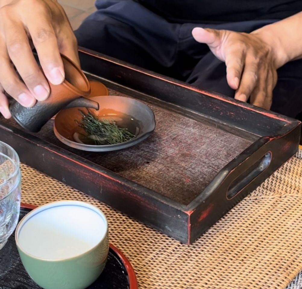 永世茶聖 中島氏が育てる茶を地元の湧水で味わう狭山茶ペアリング