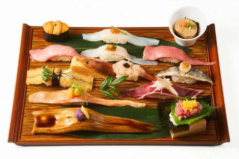◆时令主厨的主厨料理握寿司（含税4,180日元）