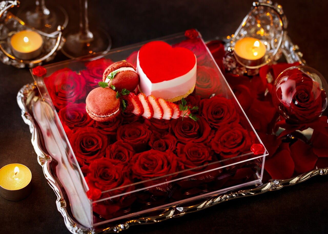 Spring-only date course [Memories blooming in the night view, a moment of spring for two] Includes a special dessert of strawberry heart cake and macarons, and an original toast cocktail ♪ *A message can also be added to the dessert.