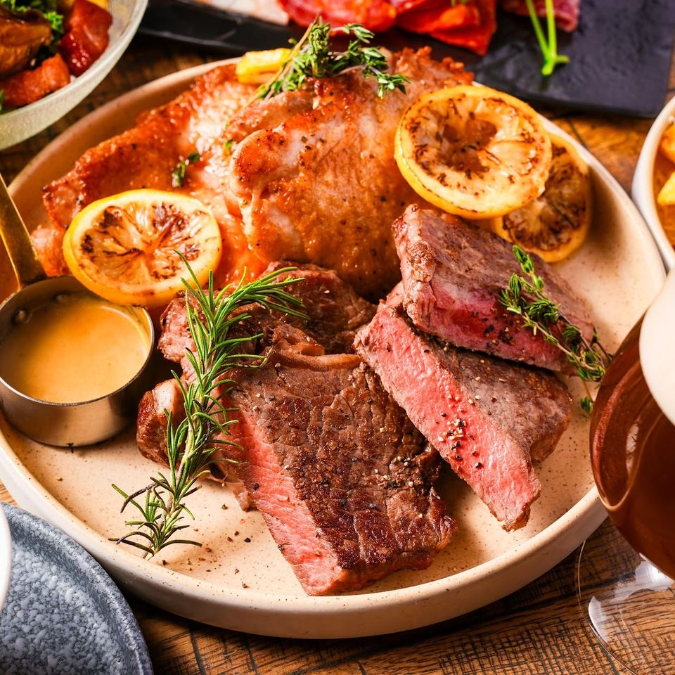 【2025忘年会】【2H飲み放題】(クラフトビール4種含ビール5種・スパークリングも) メインはUS産アンガス牛チャックアイステーキ！2025デリリウム贅沢コース...6,600yen 2名様~