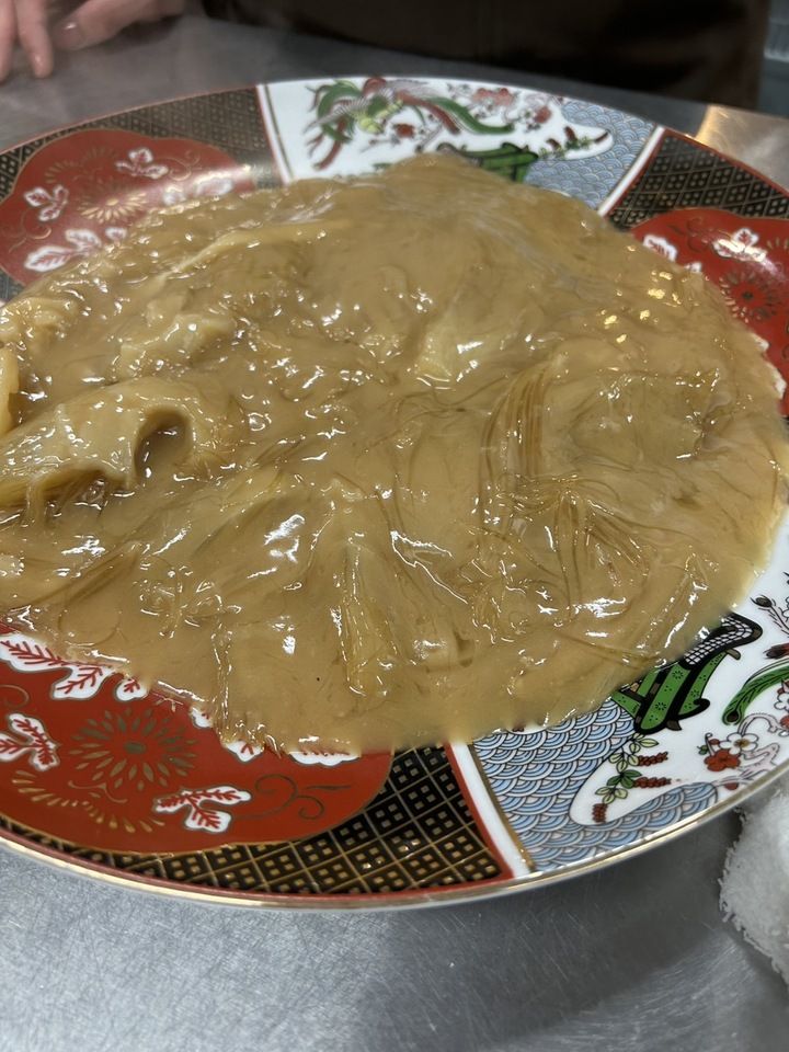 Special course (10 dishes): seasonal ingredients, whole braised shark fin, abalone dish, bird's nest, special 9-item appetizer