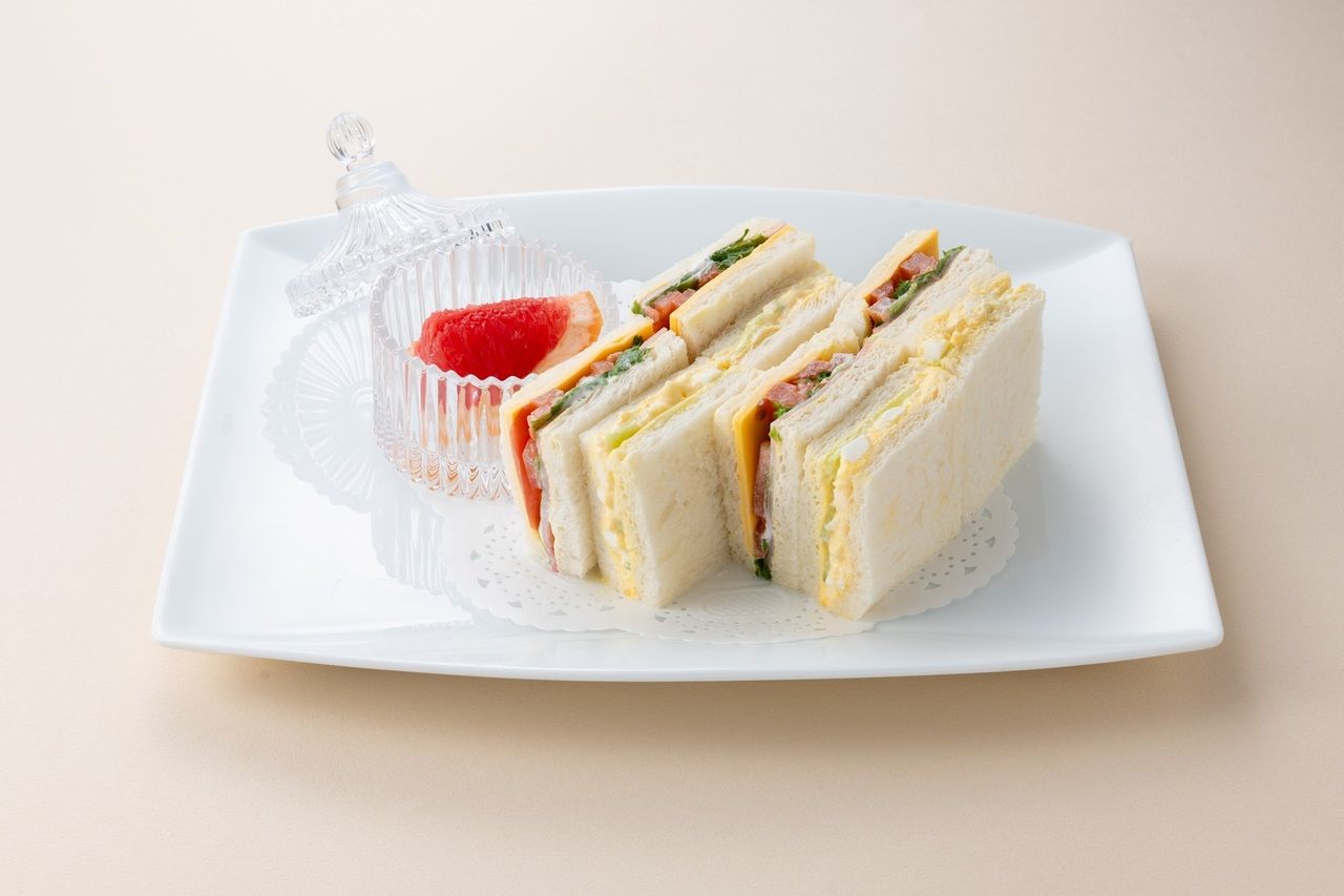 4/1～【平日のご予約限定】ミックスサンドウィッチ＋コーヒー又は紅茶付き