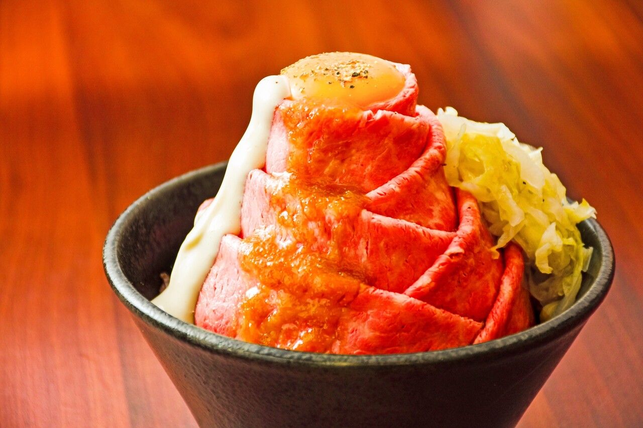 Set menu semangkuk daging sapi panggang (ukuran sedang)