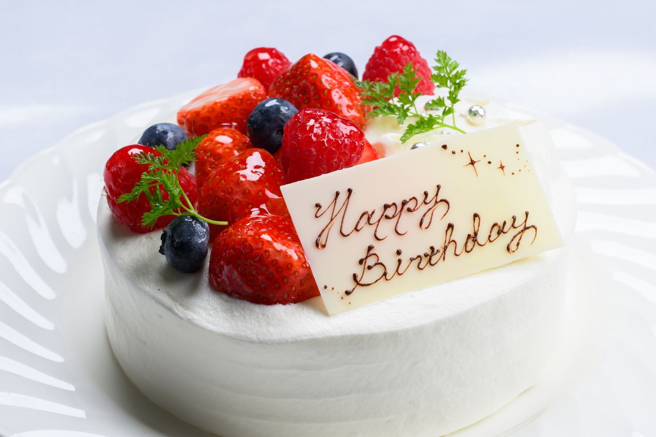 ◎お食事のご予約と一緒にご注文ください 【オプションメニュー】アニバーサリーケーキ A　生デコレーションケーキ（5号）