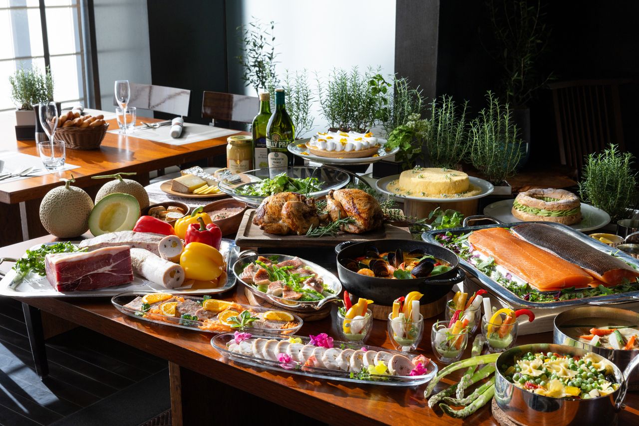 【Official online exclusive weekday lunch buffet with one drink】