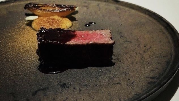 （Lunch）季節のおまかせコースとスペシャリテAir＜メイン牛フィレ肉の炭火焼き＞