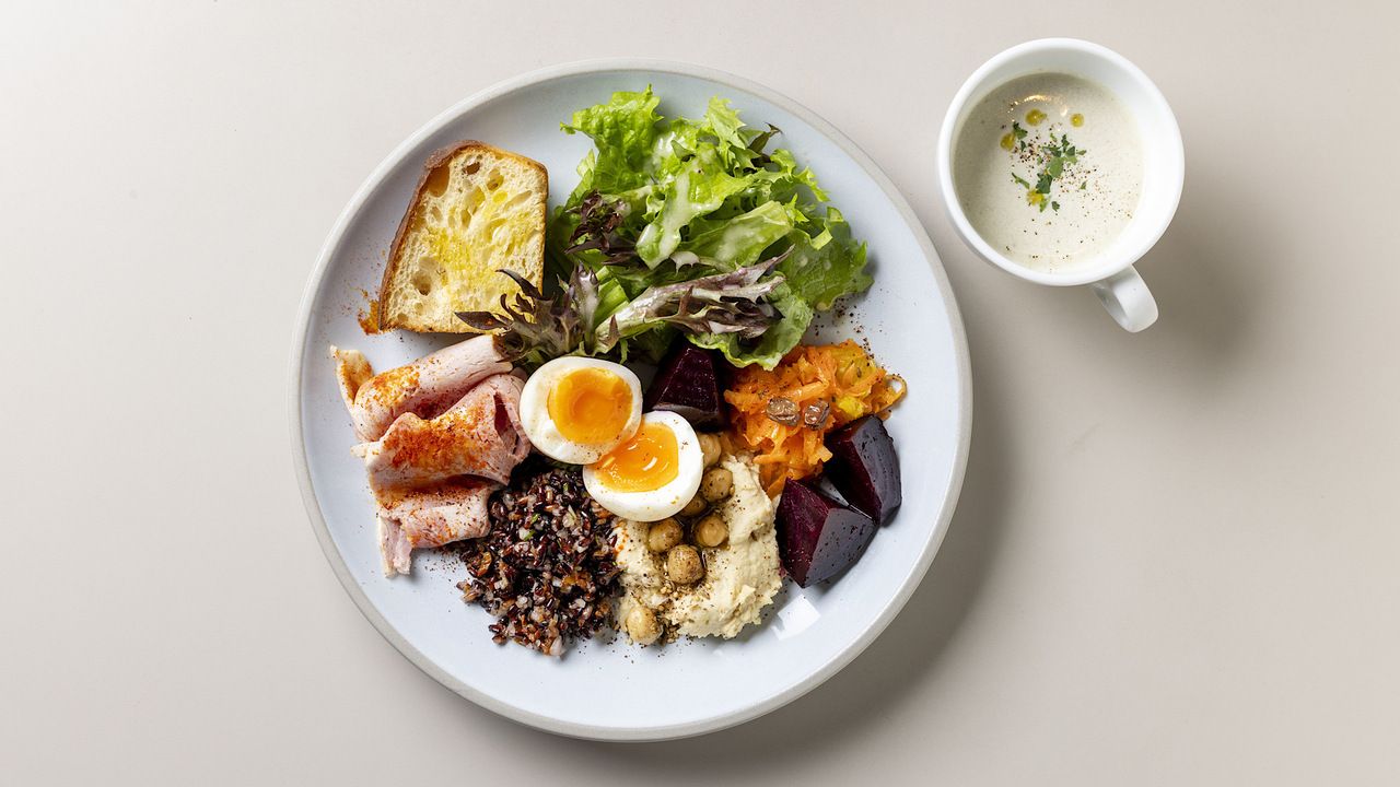 [WEEKDAY LUNCH] Weekday only, includes coffee! Choose your main course and dessert