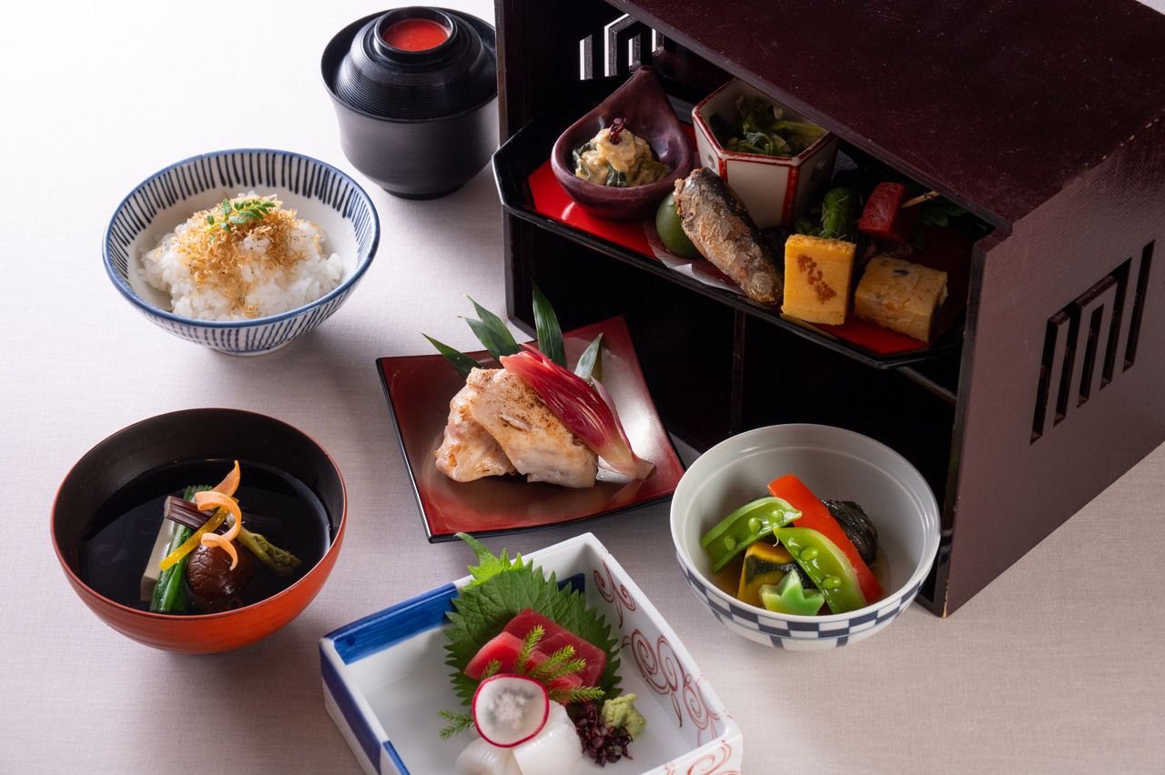 Four Seasons Outdoor Tea Ceremony Box (Lunch)