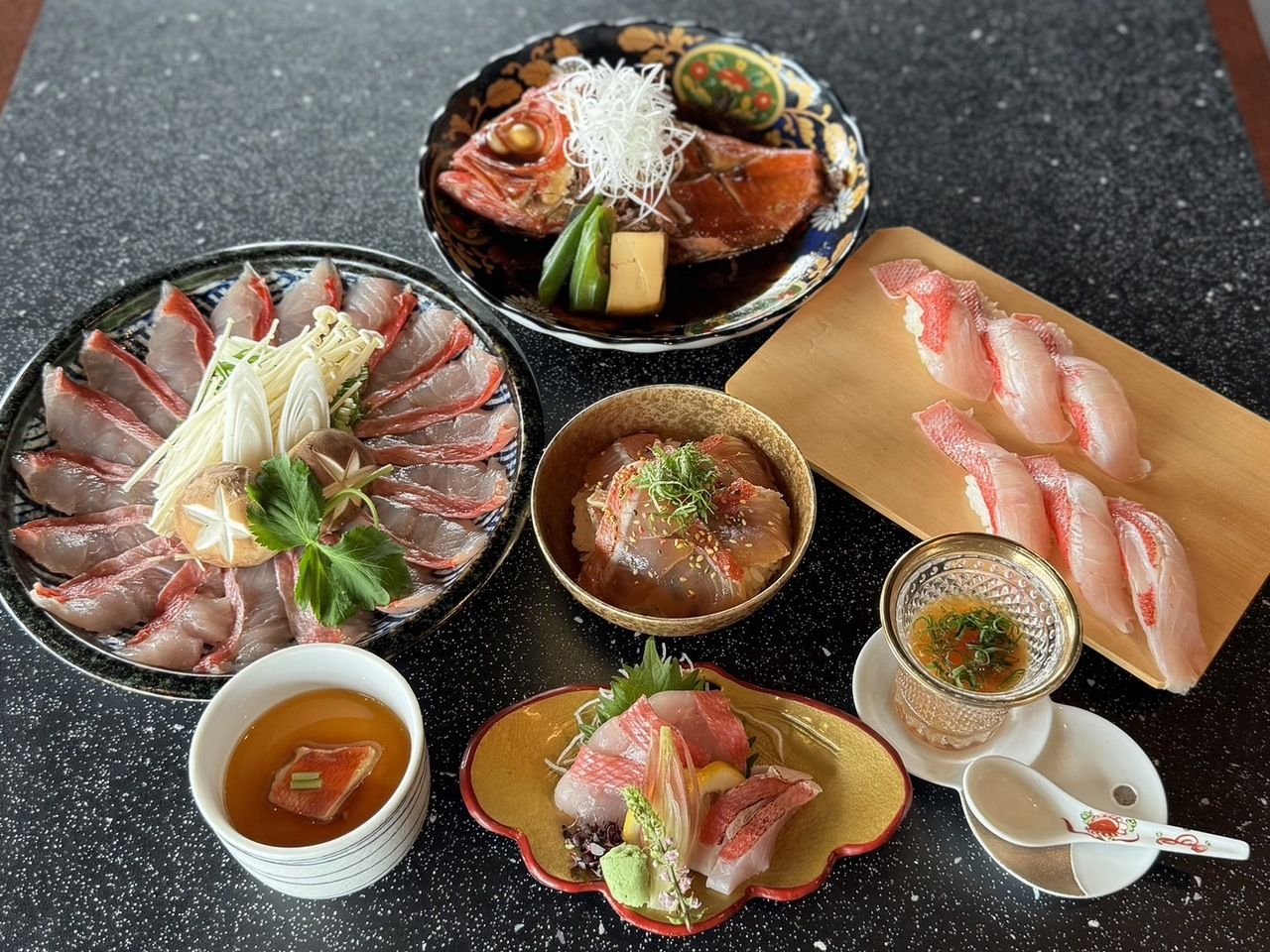 [ที่นั่งโต๊ะ] คอร์สปลาสแนปเปอร์แดงของมัตสึวะ