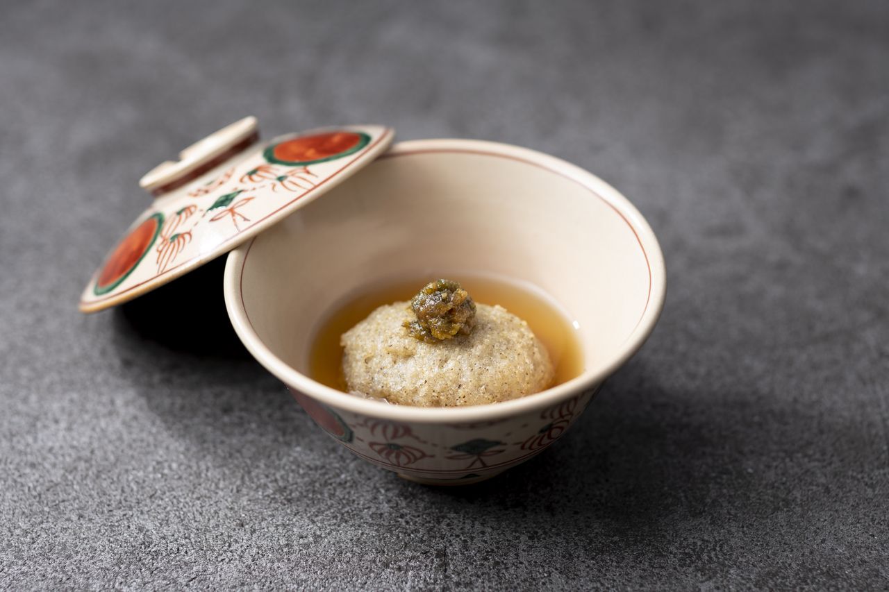 Lunch Kaiseki (special occasion) with souvenir