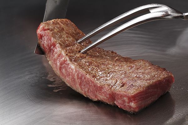 ワンドリンク+プチギフト付き　鉄板ランチコース￥17600