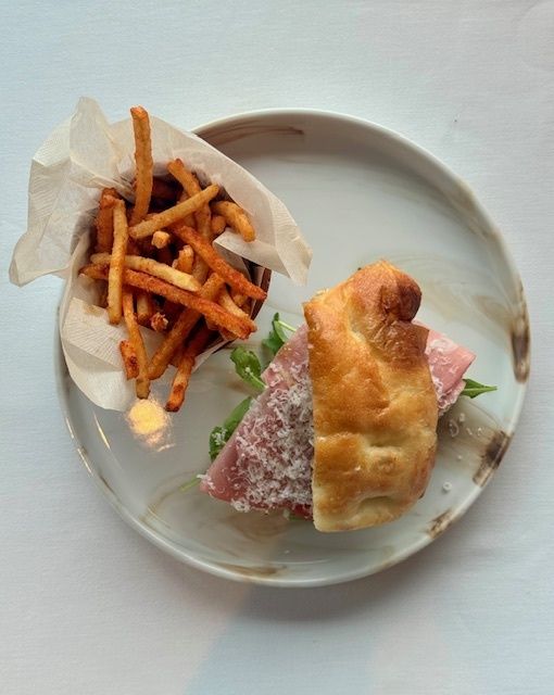 平日限定【フォカッチャサンドウィッチ】 フレンチフライ＆ソフトドリンク付