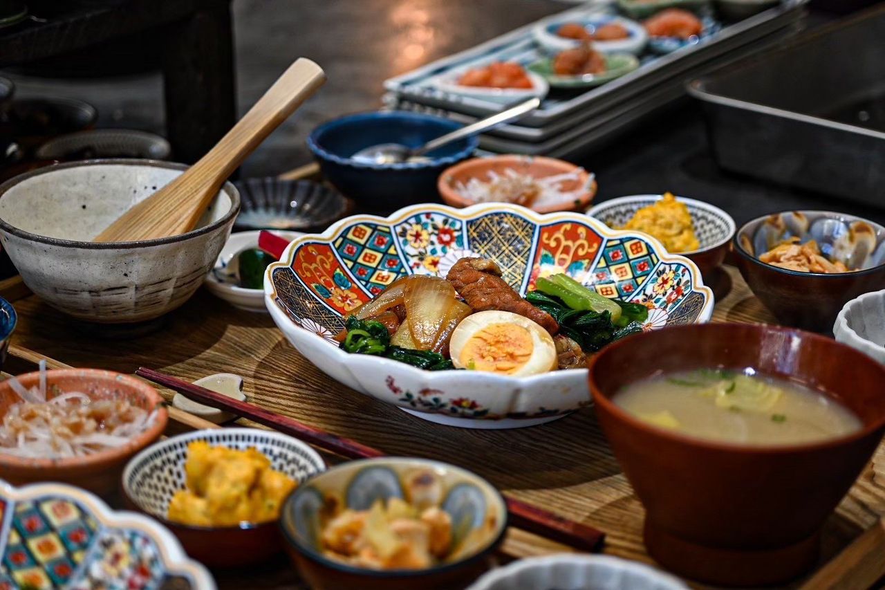 Lunch — Daily set meal with freshly cooked donabe (earthenware pot) rice