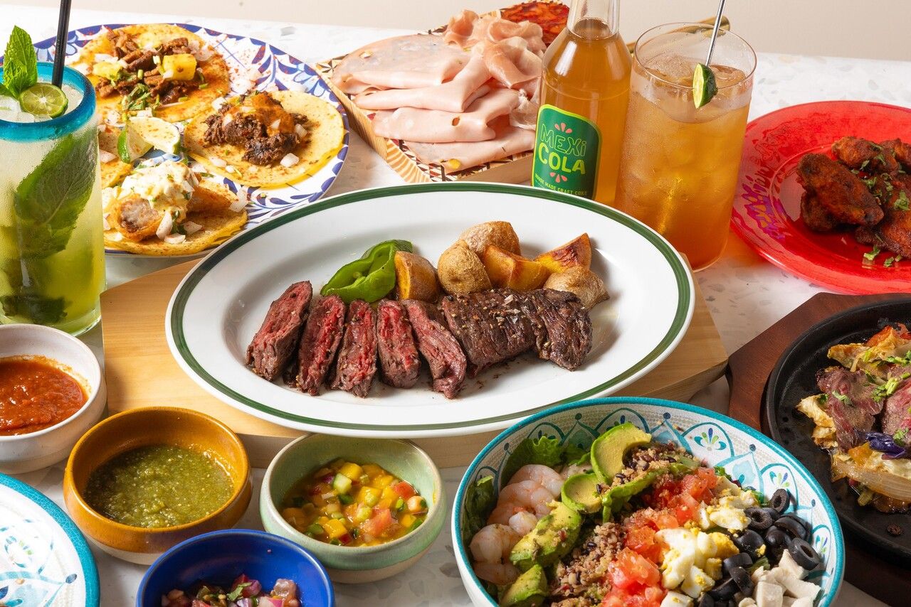 【PREMIUM COURSE】人気前菜4品＋コブサラダ＋ケサディーヤ＋フィッシュタコス＋US認定アンガスビーフステーキ＋デザート 贅沢素材を楽しむプレミアムコース 全9品