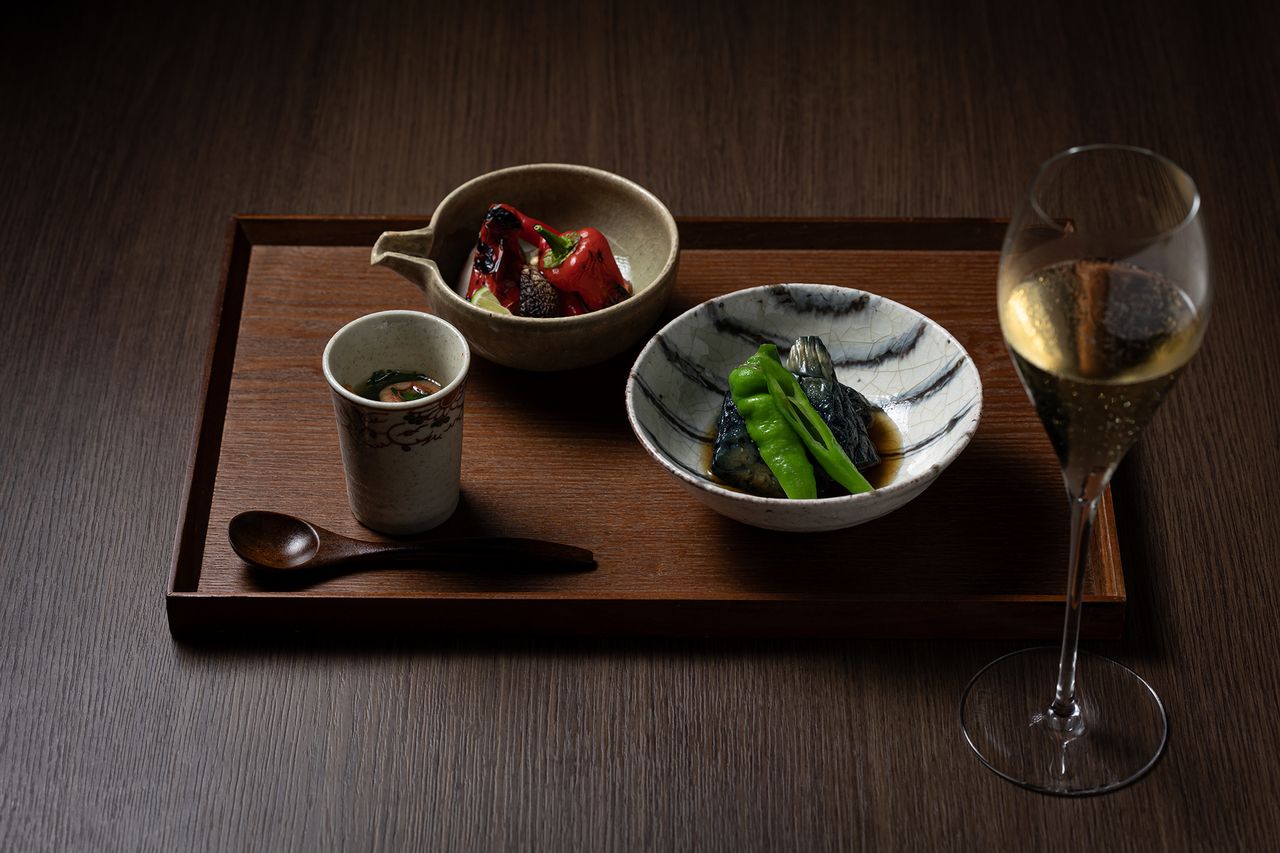 [Lunch] Course with a choice of side dish and main dish (includes aged soba noodles) The main dish can be chosen from grilled duck or assorted tempura