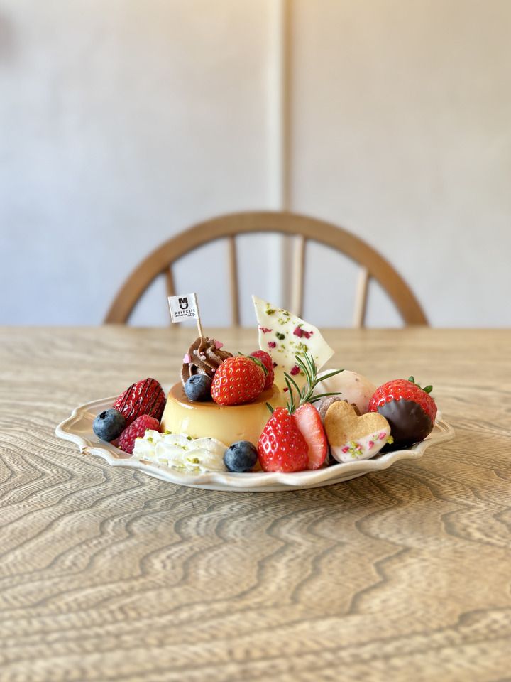 <休日>【Season sweets‼︎】いちごとチョコのプリンアラモード
