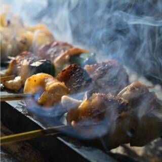 【엄선 야키토리 8개 코스】히나이지닭・신겐닭・공주지닭・다테닭 등을 숯불구이로 마음껏 즐길 수 있는 전 11품