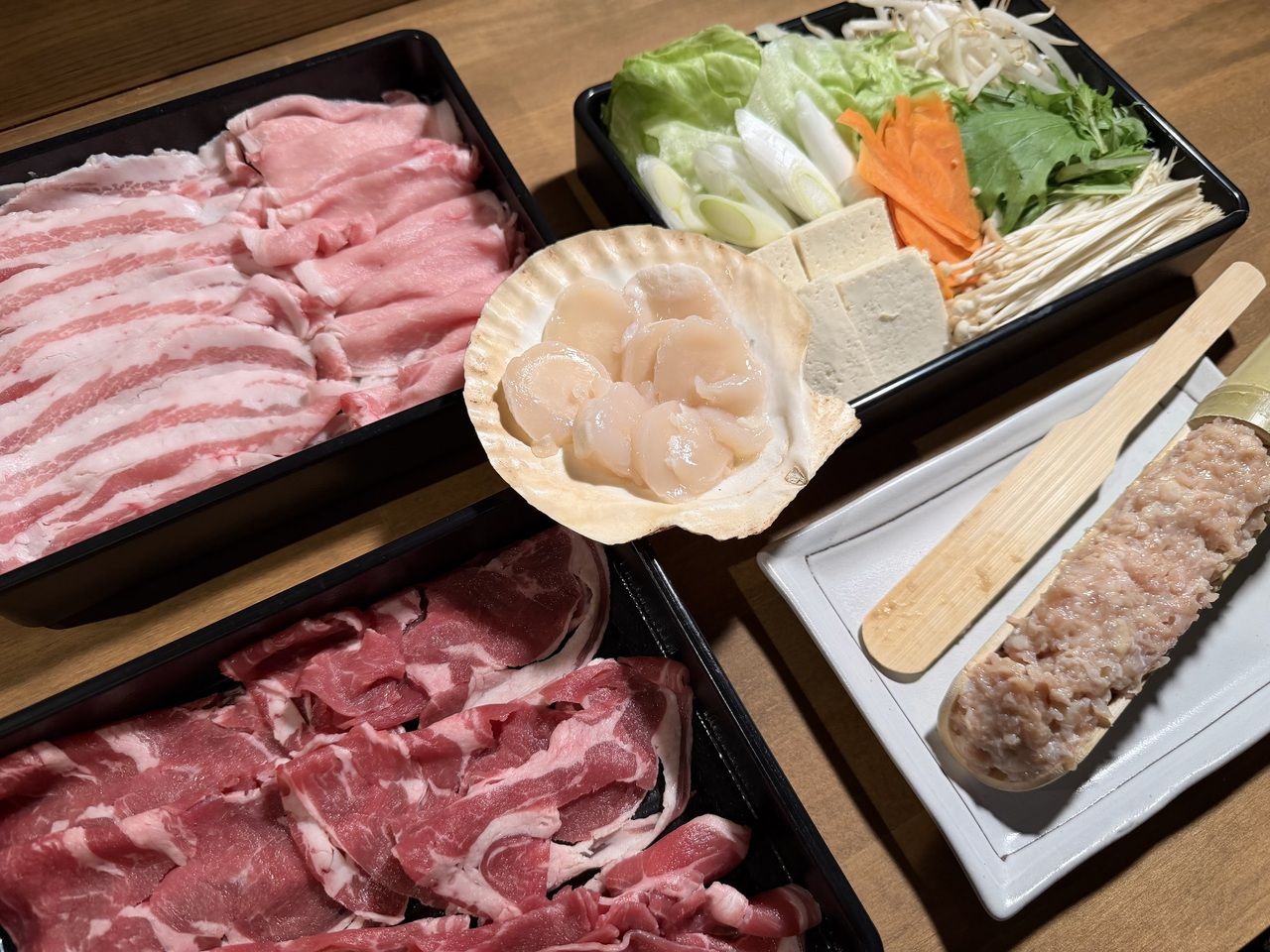 Hokkaido Rusutsu pork and lamb shabu-shabu course with shellfish broth