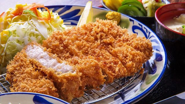 やんばる島豚あぐーロースカツ定食