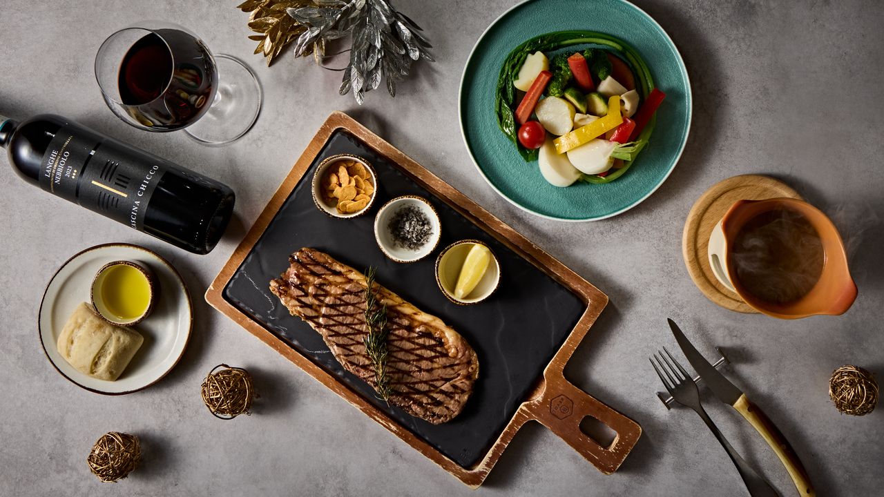 Grilled Wagyu Dinner (December to February) with one drink