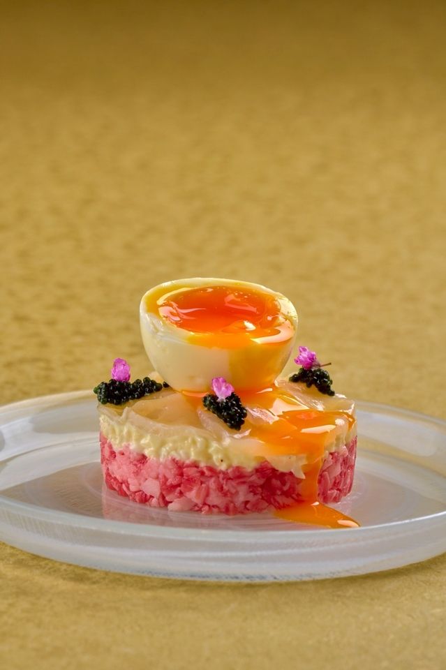 From December 1st - [THE Ushimitsu Course] A course that lets you enjoy Ushimitsu from start to finish. We offer choux cabbage yukke, winter oyster yukke with mayonnaise, fillet brioche cutlet sandwich, and fluffy, tender "stone-grilled" beef omelette rice!