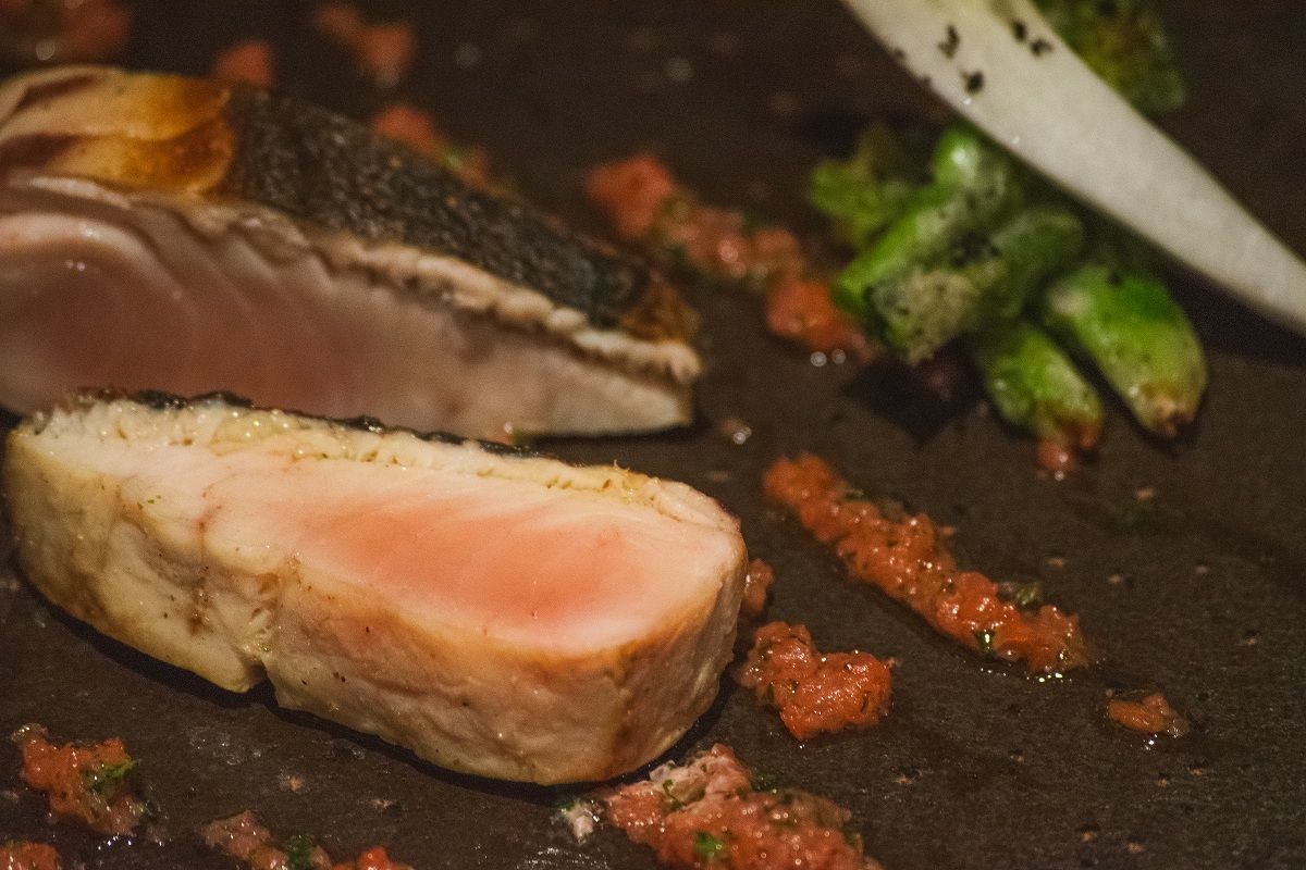 Lunch buffet with a choice of main course [February and March]