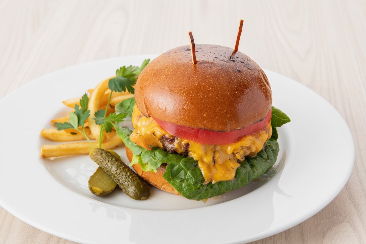 アボカドチーズバーガー