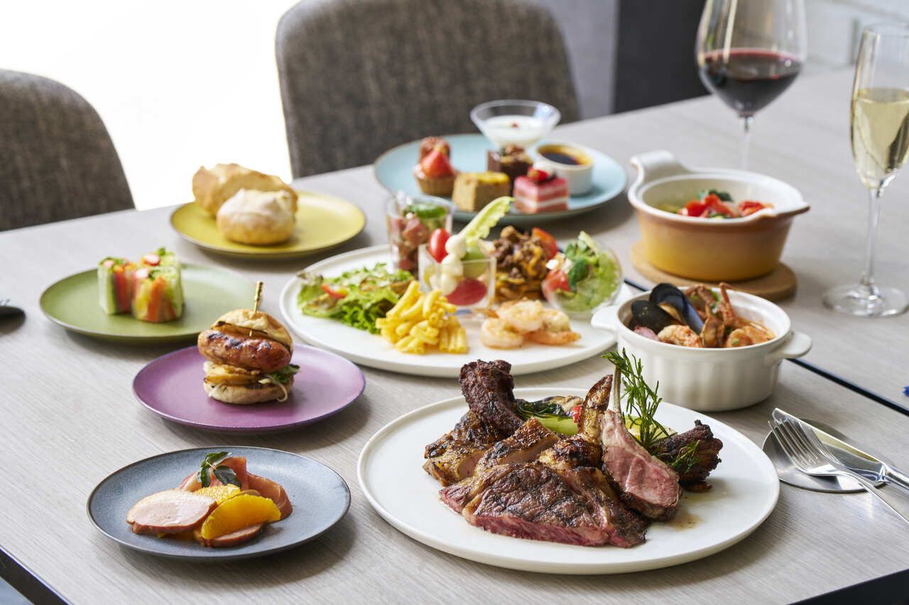 【土・日祝】イチオシメニューのお肉がグレードアップ＆スパークリングワインのフリーフロー付き