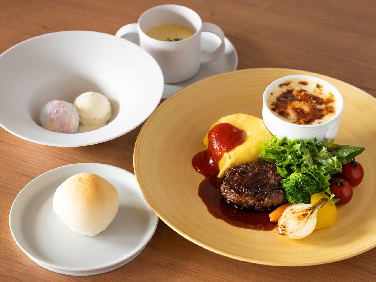 Children's meal (plate)