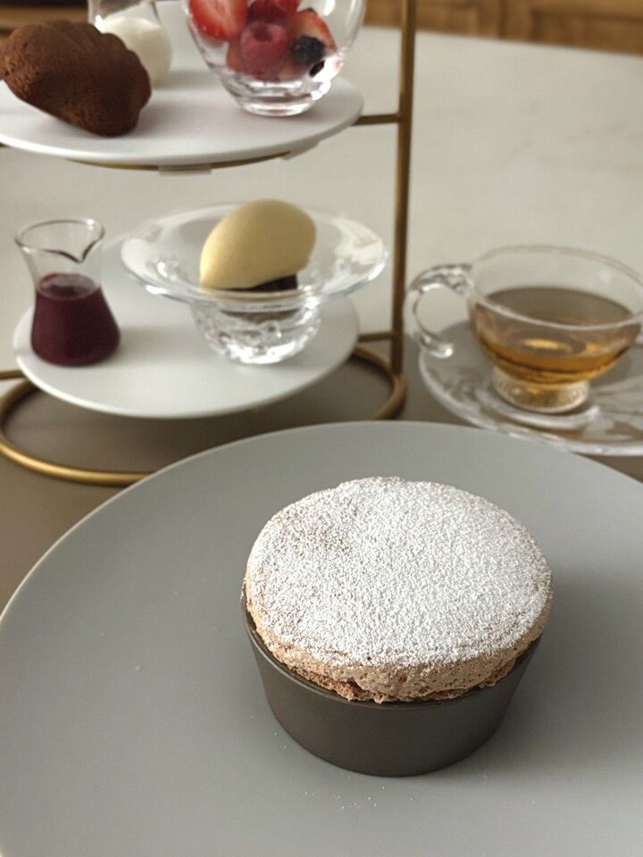 Weekday eat-in (strawberry parfait)