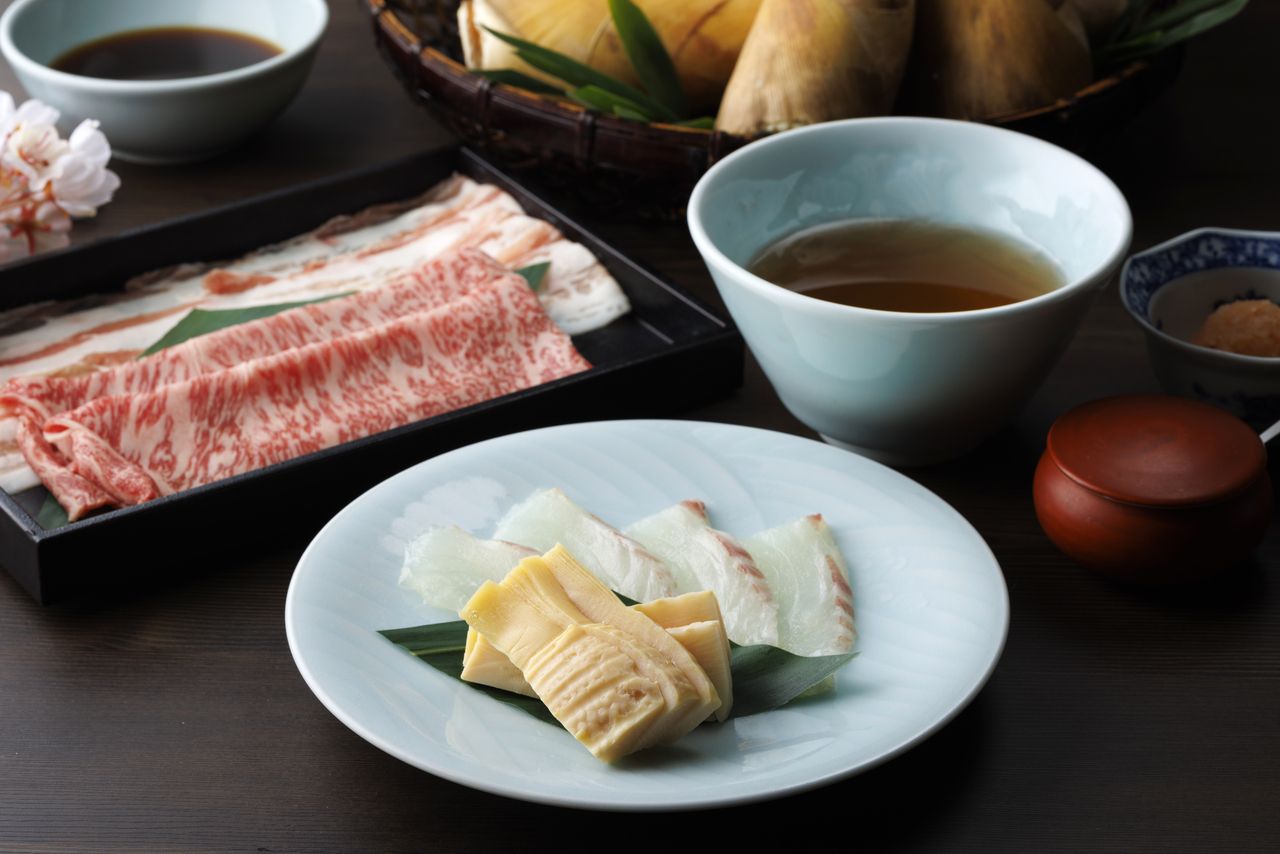 [Spring only] Sakura sea bream and bamboo shoots, Wagyu beef, and carefully selected pork shabu-shabu course