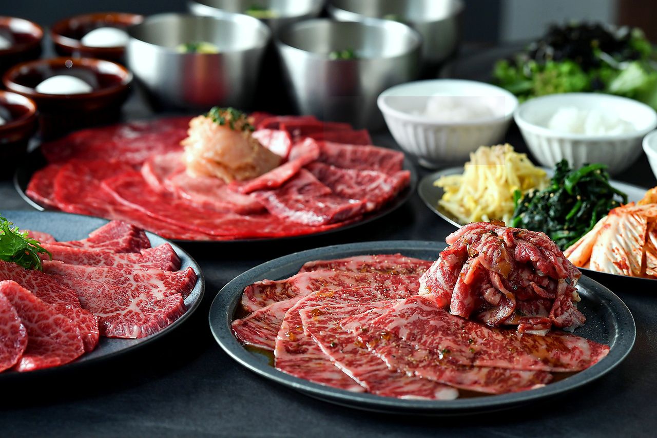 【ハイコスパ腹パン歓送迎会】～ とろけるロース×人気部位塩＆タレ焼8種コース〈2時間飲み放題付〉