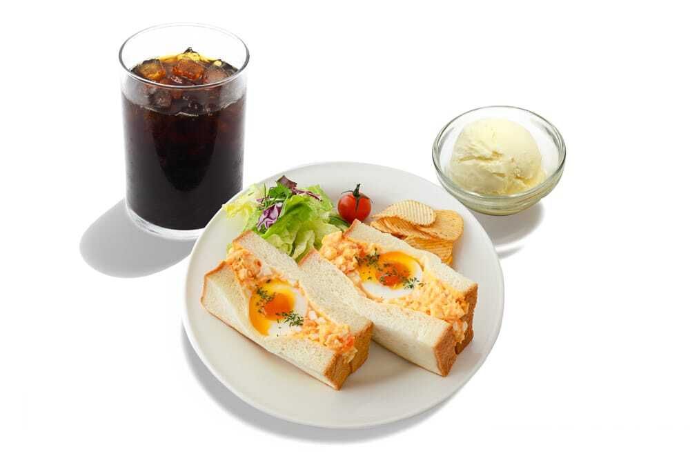 Egg sandwich + drink + homemade gelato