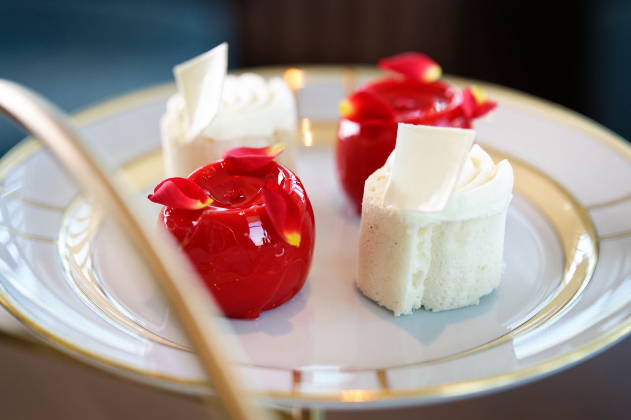 【ワンドリンク付き】プティ・アフタヌーンティ - エレガンス・イン・ニューヨーク モード／平日限定