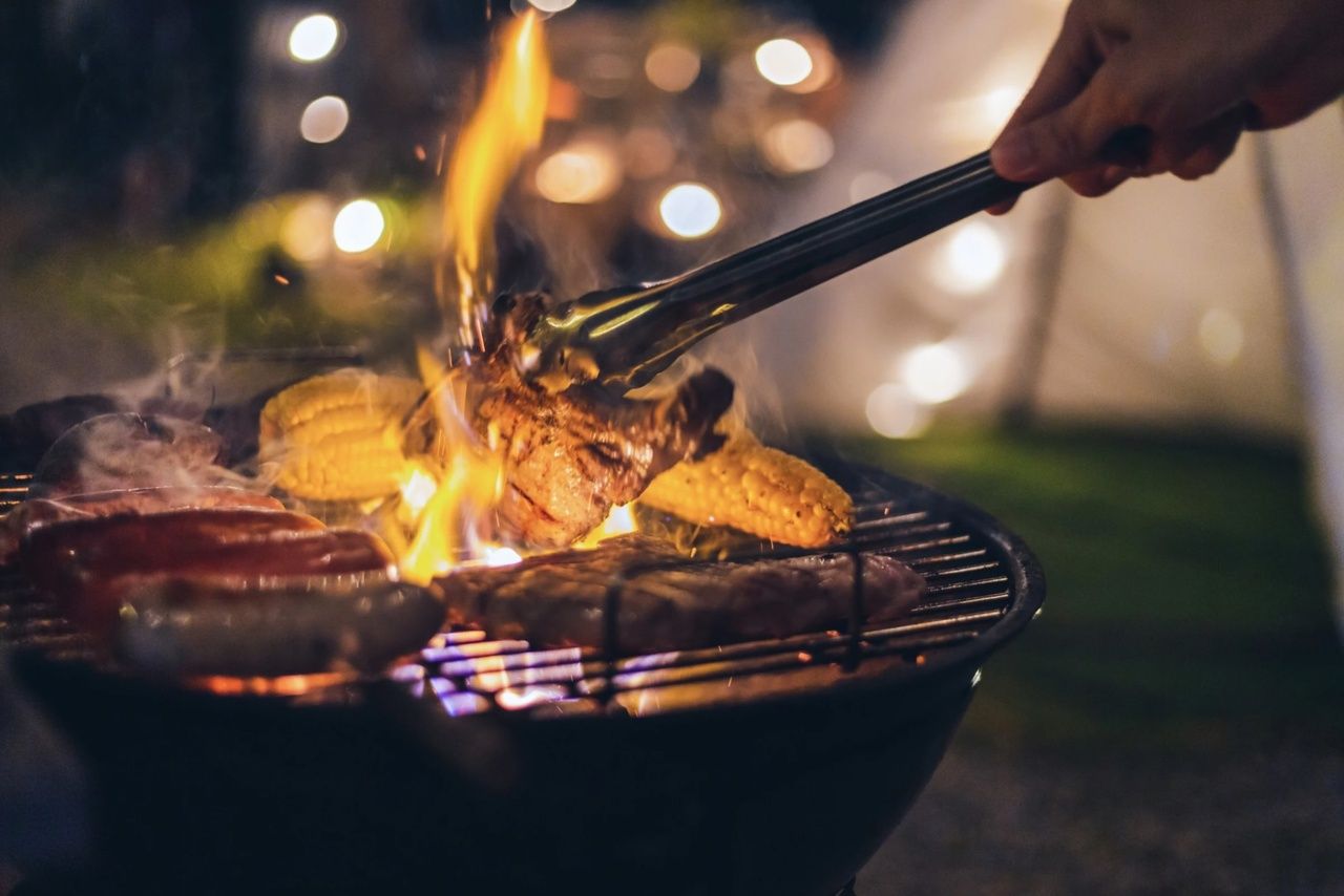 （ソフトドリンク飲み放題120分付）【カルフォルニアBBQプラン】贅沢お肉盛り合わせとチーズステーキホットドック付き