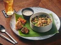 【BIRYANI LUNCH 】(ベジタリアン）前菜盛り合わせ＋ビリヤニのプレートランチ＋ドリンク