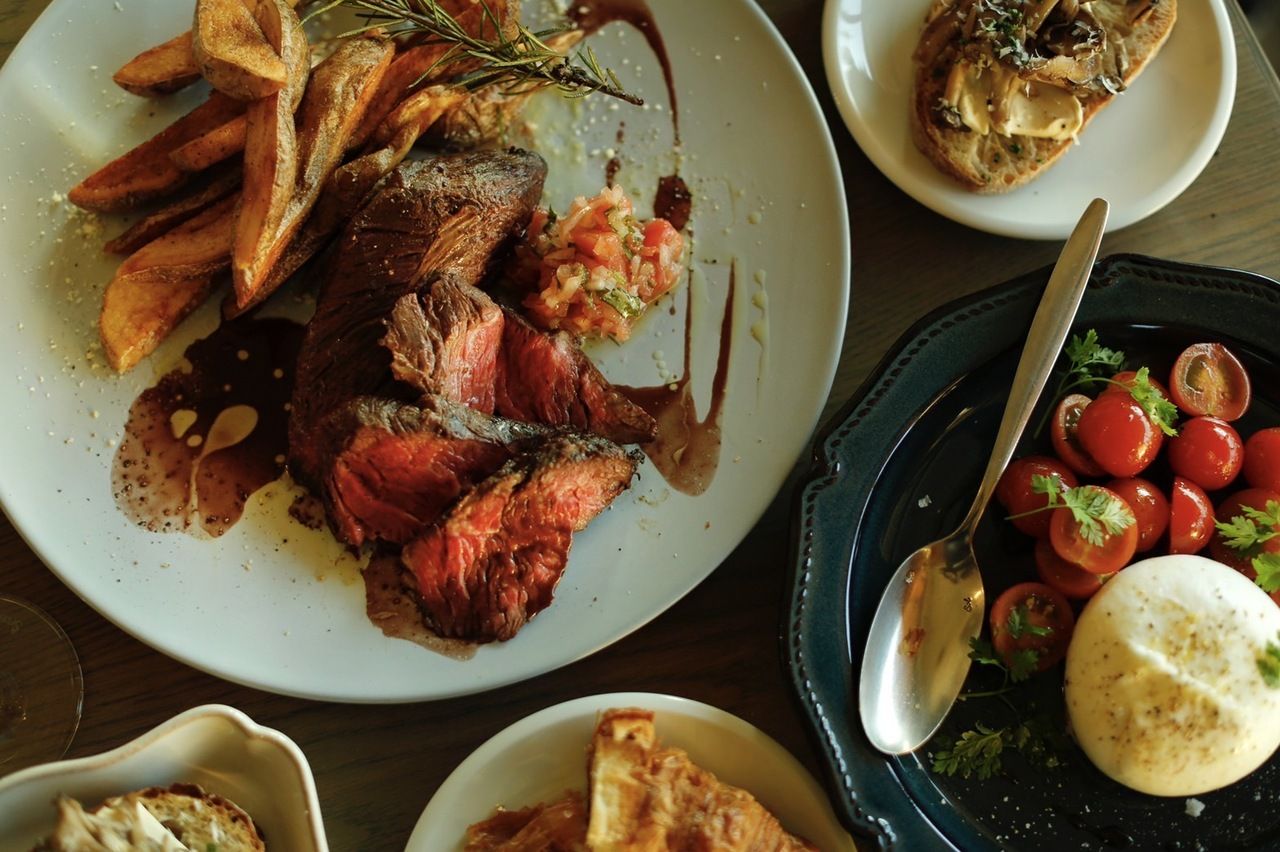 [Dinner] ◎5,500 yen◎ A sharing course featuring seasonal ingredients served family-style