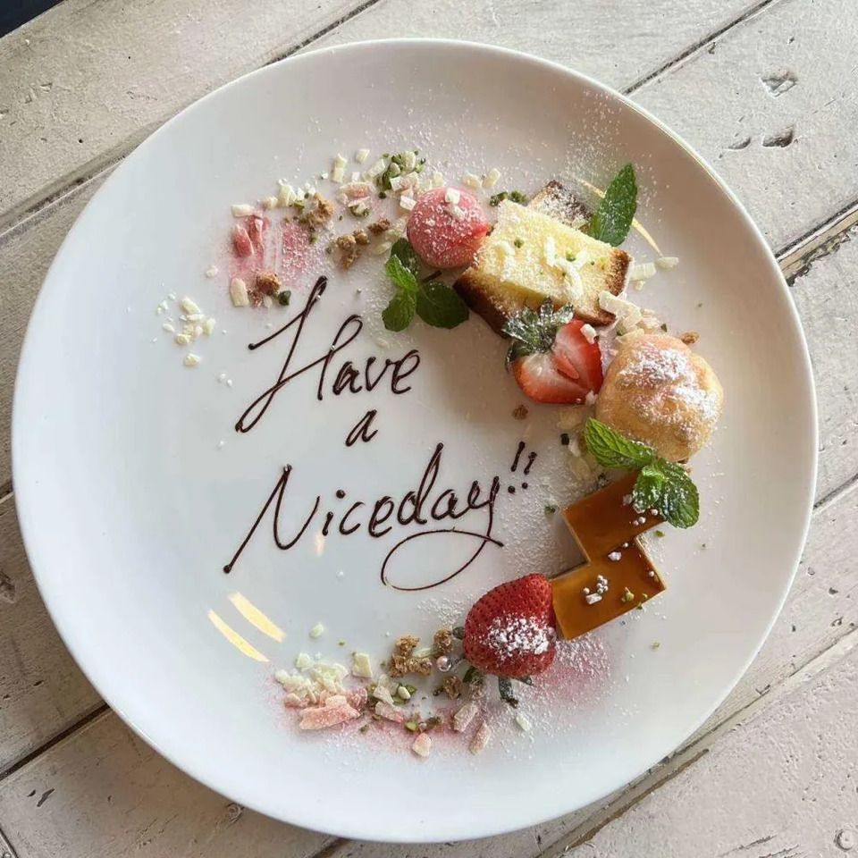 平日【ハレの日使いにもおすすめ】当日選べるメインのデリ風ランチ+フリードリンク+デザートプレートでサプライズ演出(平日特別価格)