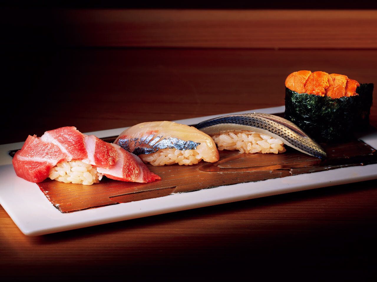 [Chỉ áp dụng thứ Bảy] 'Thực đơn Sushi Tự Chọn Đặc Biệt Kinme': Thưởng thức bữa tiệc buffet tự chọn với các nguyên liệu cao cấp, bao gồm cá ngừ vây xanh thượng hạng! Rượu whisky, sake tuyển chọn kỹ lưỡng, rượu vang trắng và bia đều được phục vụ không giới hạn! [Được rót thêm miễn phí sau khi dùng hết món do đầu bếp lựa chọn] + [Đồ uống miễn phí]