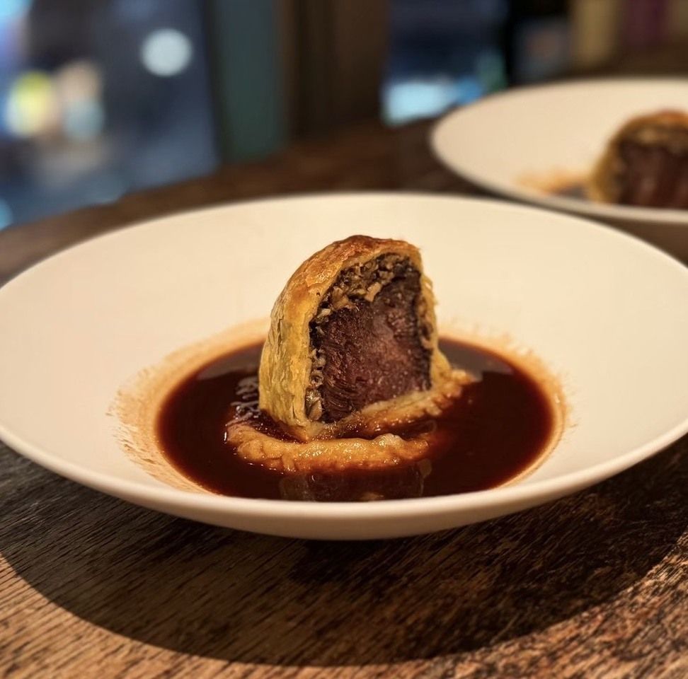 [A short course of 5 dishes, including our signature pie-wrapped dish] Seasonal amuse-bouche / Appetizer / Main course / Finishing dish / Dessert