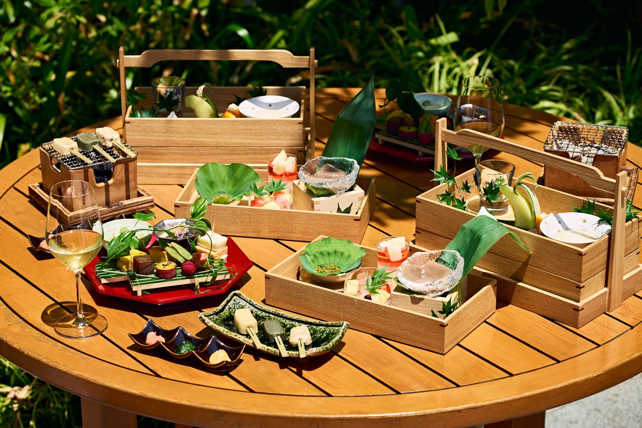 Seasonal Fruits & Chilled Sweets Afternoon Tea (7/16–8/31)