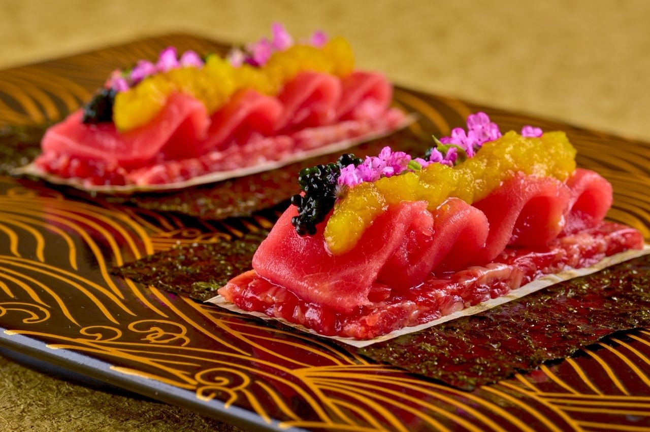 Private room guaranteed: [Umeda Ushimitsu Grand Opening Course] Featuring 6 carefully selected grilled dishes, including “Wagyu beef and bluefin tuna yukke dog”, “Spicy tartar menchikatsu sandwich”, and “Crab and scallion salted pork tenderloin”.
