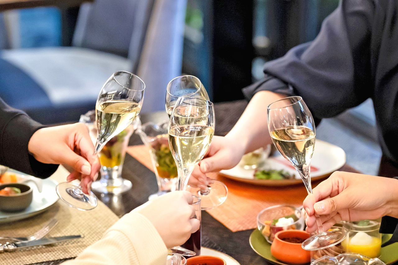 [September, October, November] Choose-your-own pasta + Buffet with sparkling wine (unlimited time)