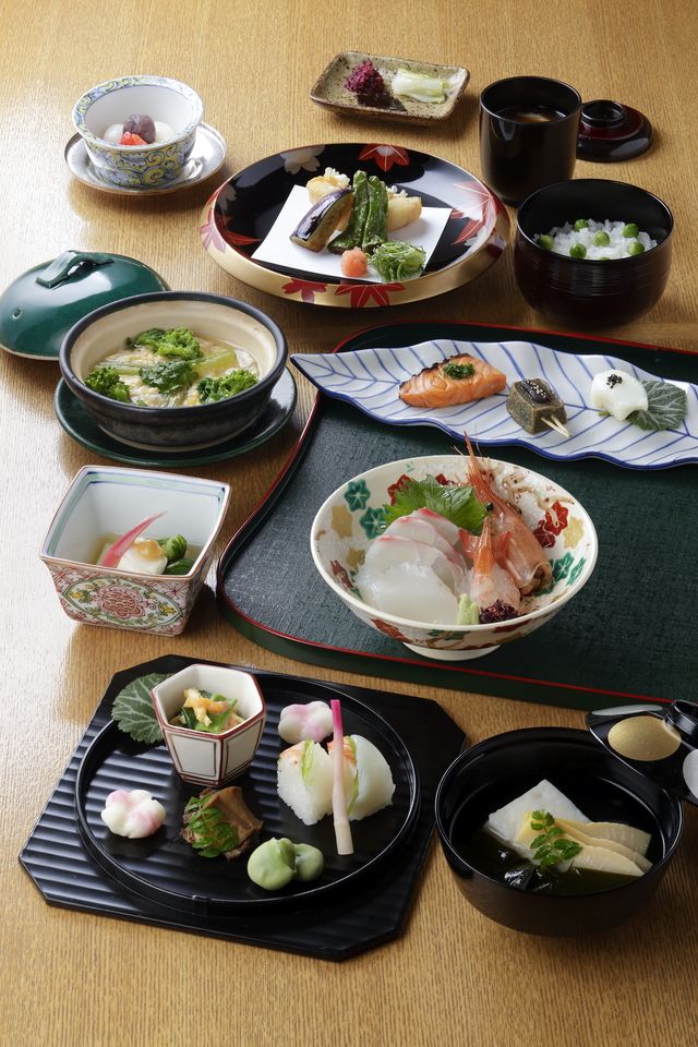 Kaiseki Meal "Aoi" 14,300 JPY