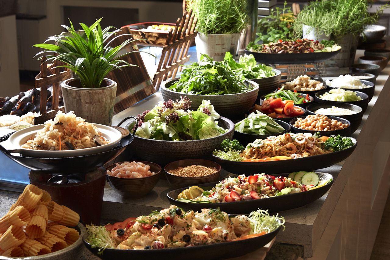 International Buffet Weekday Lunch