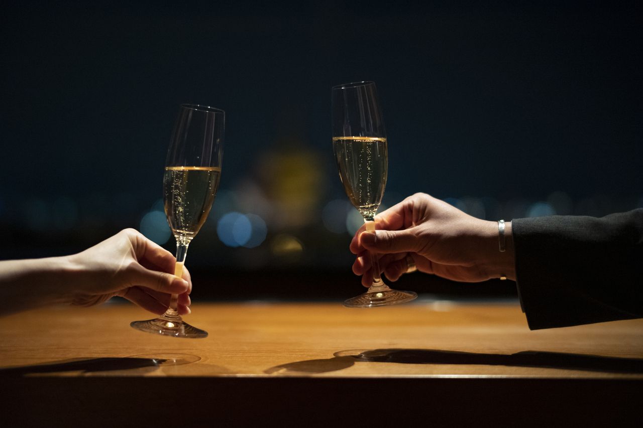 Paket Dinner Yasaka “Musim Gugur” + Champagne (secangkir)