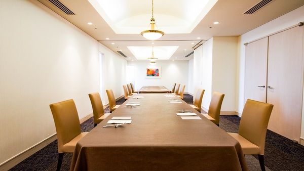 個室12名さま まで